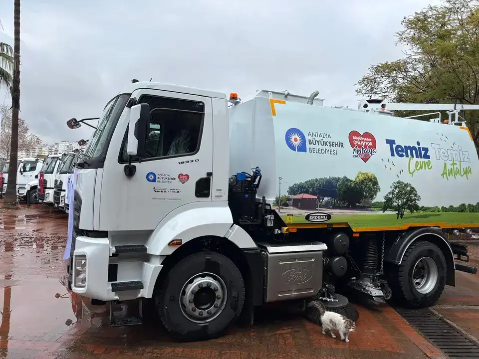 Antalya Büyükşehir hizmet filosu yenilendi: Yeni araçlar törenle tanıtıldı 7